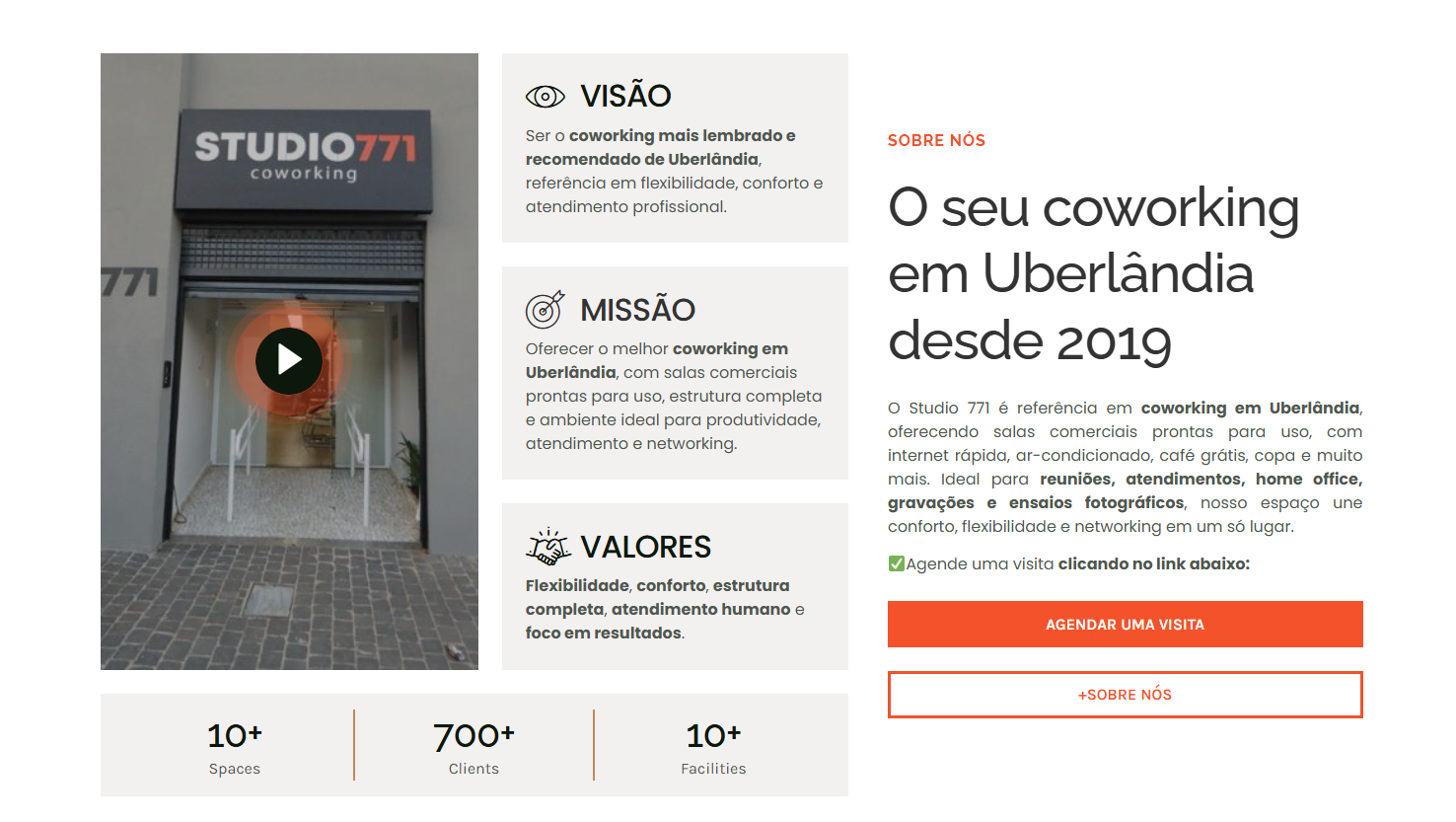 Trecho do site do Studio 771: seção 'Sobre nós' com o título 'O seu coworking em Uberlândia desde 2019', a fachada do espaço e os blocos de visão, missão e valores